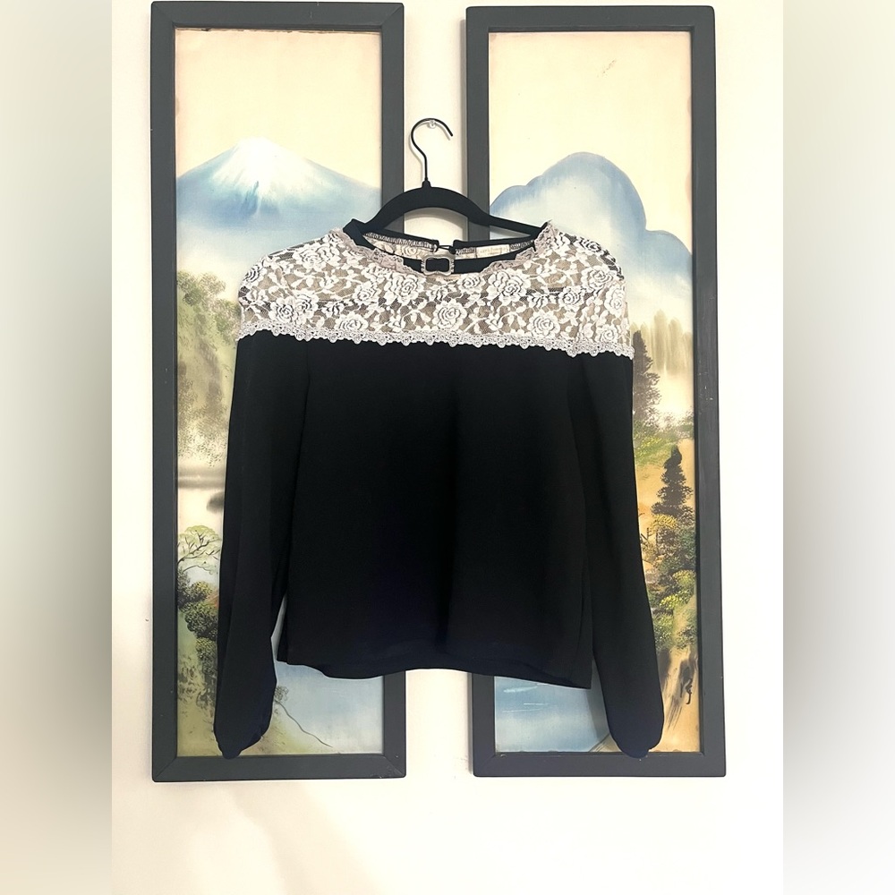 Black Axes Femme Long Sleeve Blouse